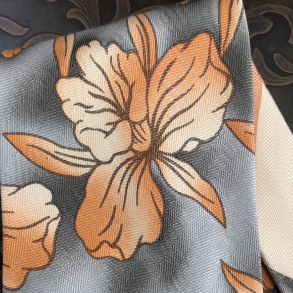 Vintage Off Island Tommy Bahama Hawaiian Tie - Picture 9 of 10